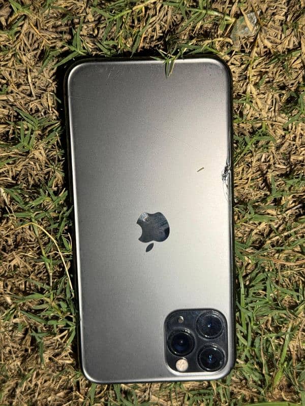 iphone 11 pro 2