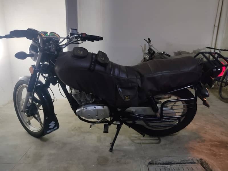 Suzuki GS 150 6