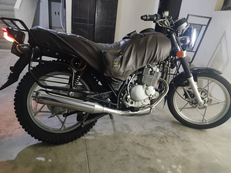 Suzuki GS 150 8