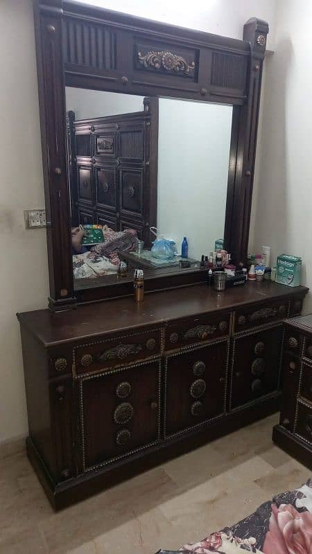 bedroom set along with dressing table and divider 1