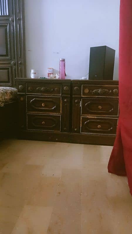 bedroom set along with dressing table and divider 6