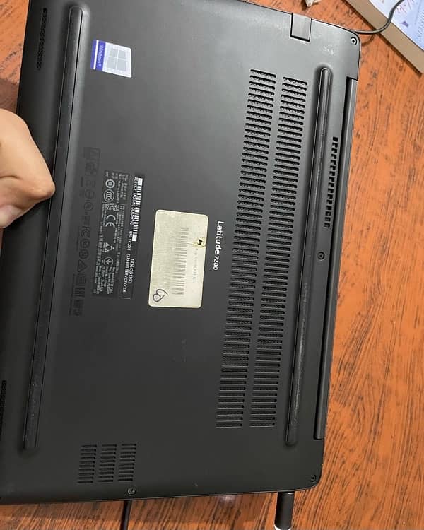 Dell 7280 |7th generation| laptop with touch 4