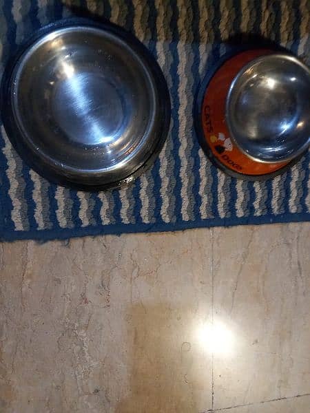 2 litter tub with 2 foods steel bowls and toy for cat 3