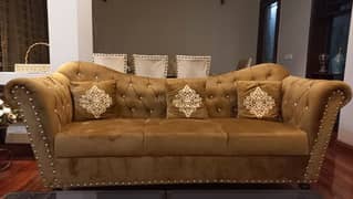 Beautiful 6 seater sofa set