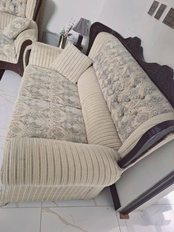 7 seater sofa set 10/10 condition 1