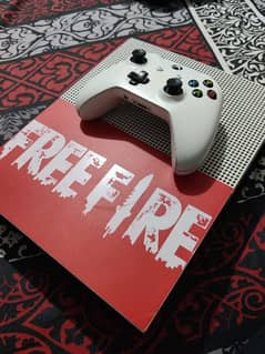 Xbox One S 500gb (Just Like New)