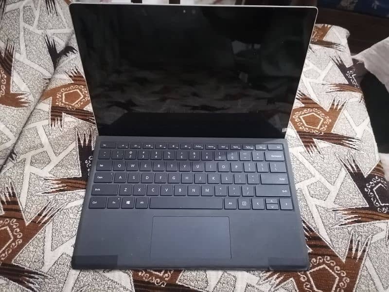 Microsoft Surface 4Pro 0