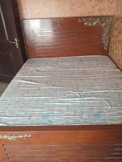 bed with mattress 2 side table 0