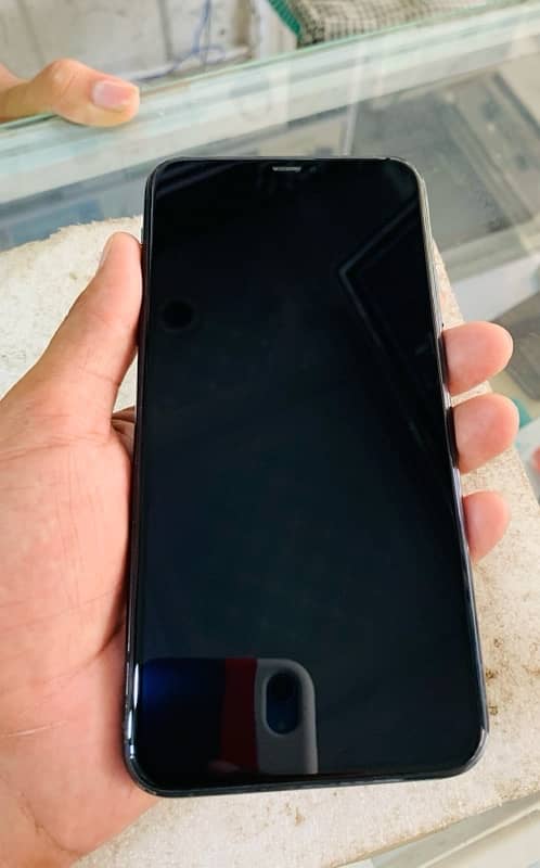 I phone11 pro max non pta  factory unlocke 256 gb 03.14. 49.428. 13. 1