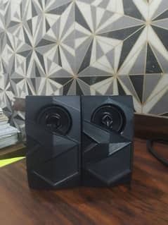 Speaker with wire and with good sound