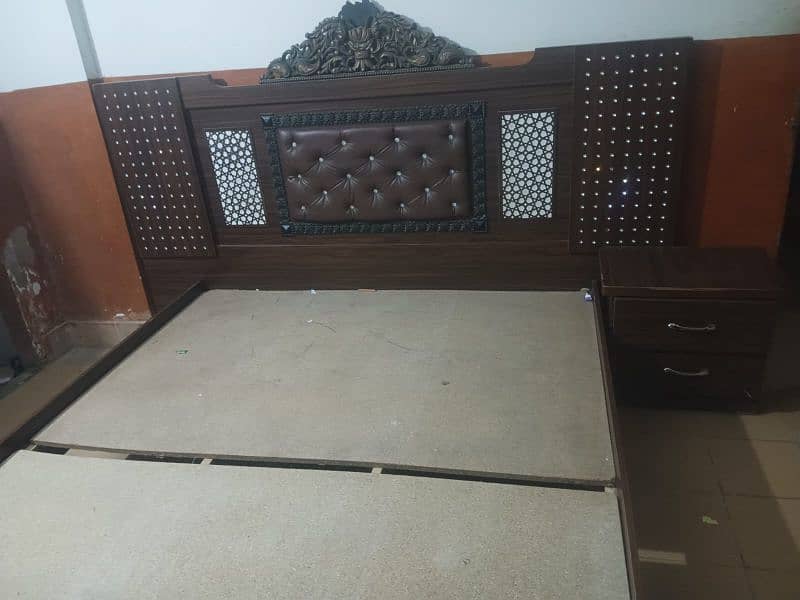 king size Bed With side table and Dressing 1