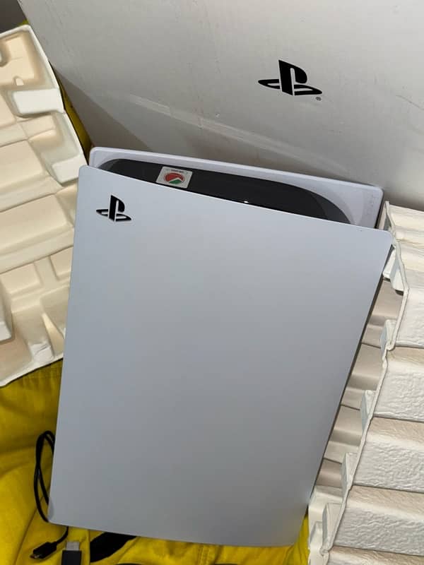 Ps5 disc edition 825gb 10/10 6