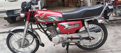 Honda 125cc 22/23 model. . 
10/10 condition