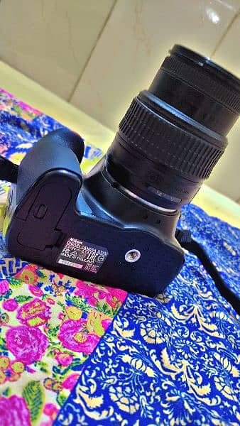 Nikon D3300 (Genuine) Single hand used for sale 4