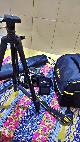 Nikon D3300 (Genuine) Single hand used for sale 9