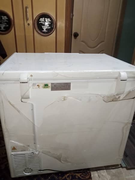 Haier Chest Freezer HDF-285SD 3