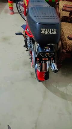 urgent sell 10 by 10  full ok bike only buy and drive