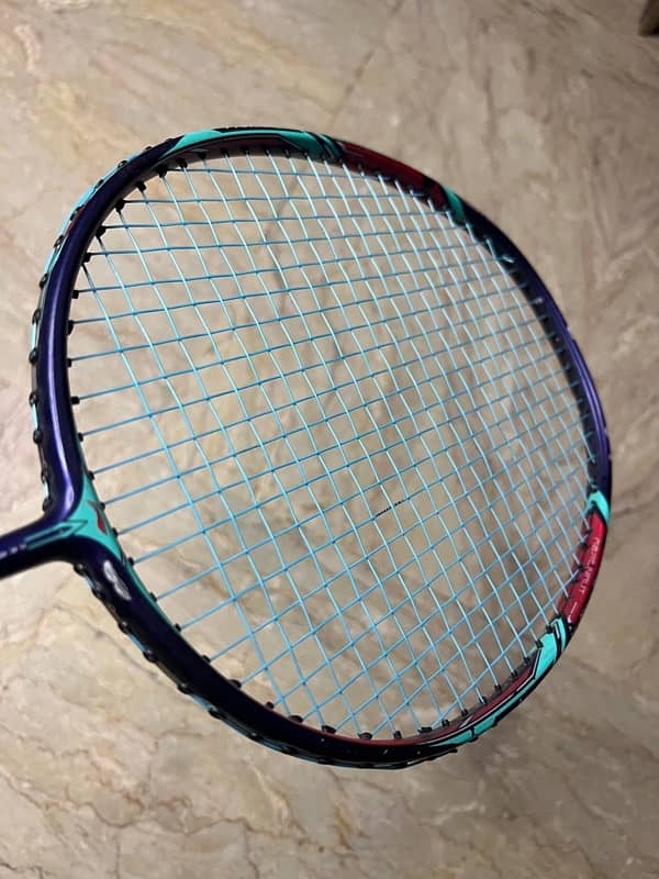 Bedminton Racket (Lining arronight 9000) 5