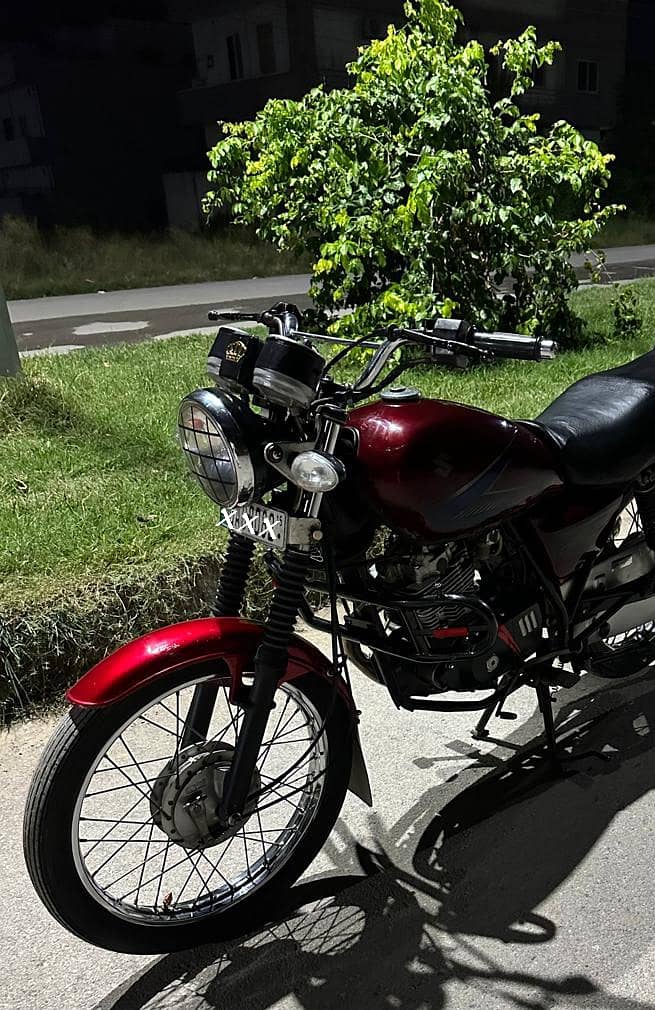 Suzuki GS 150 Model 2015 exchange possible 1