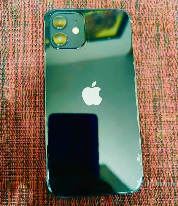 Apple iphone 12 in excellent condition 0