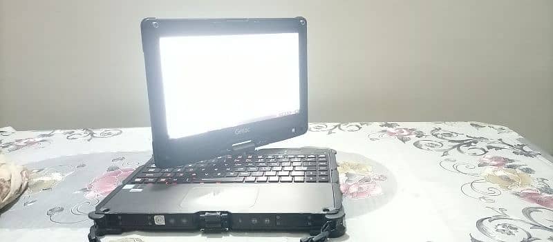 Laptop - Core i5 6th Gen - Getac - Rugged - Military grade 10