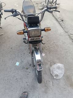 Bilkul saaf bike Hai la or use krein