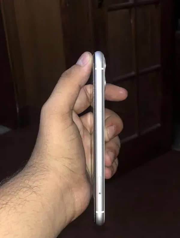 IPhone 11 ( WHITE NON PTA JV ) 3