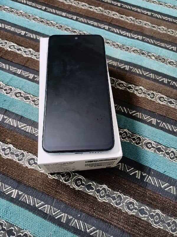 Redmi Note 11 6/128 10 by 10 condition under warranty with box 5