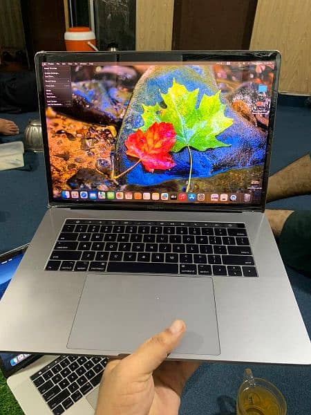 MacBook pro 2019 core i7 ram 16 512 ssd 15 inch  display 4gb graphic 2