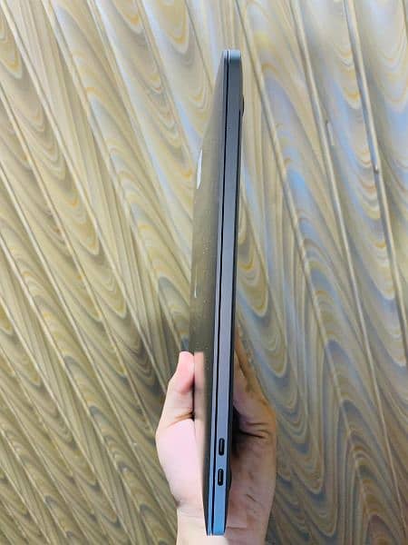 MacBook pro 2019 core i7 ram 16 512 ssd 15 inch  display 4gb graphic 4