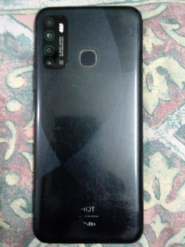 Infinix HOT9 1