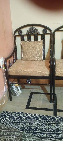 selling 8 seater sofa 1