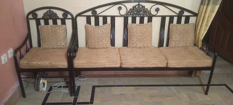 selling 8 seater sofa 2