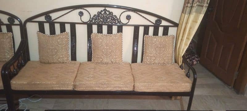 selling 8 seater sofa 3