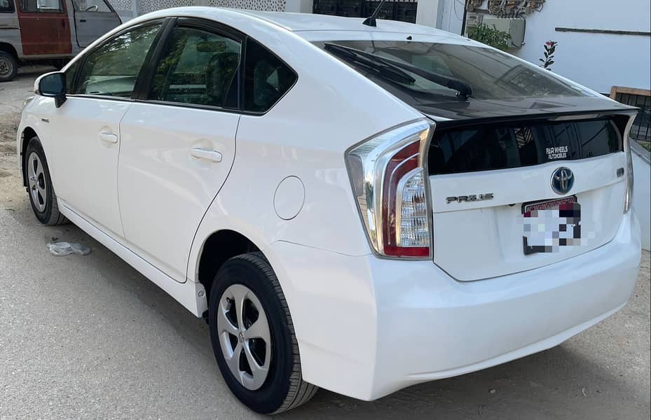 Toyota Prius 2013 S Led 4