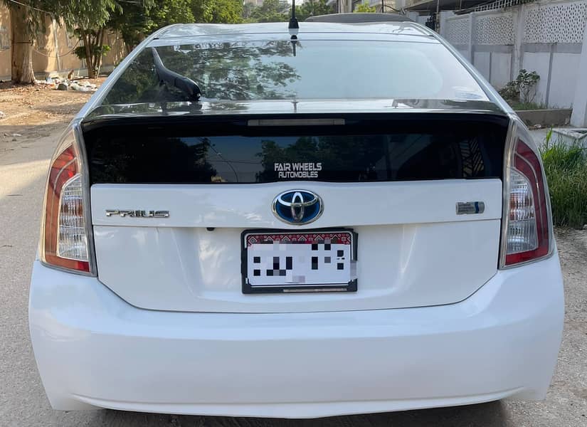 Toyota Prius 2013 S Led 6