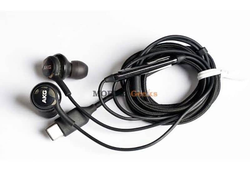 AKG original noise cancelling with woofer sound 1