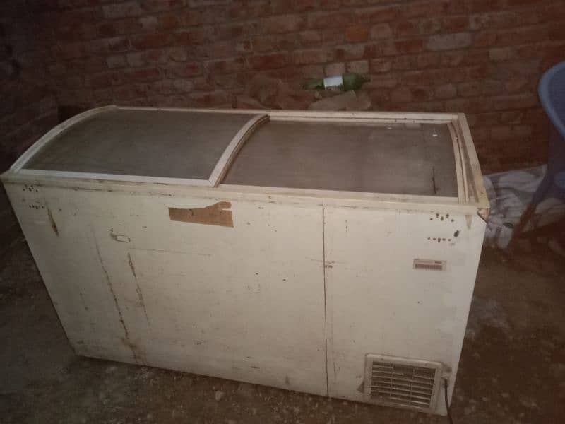 waves freezer's very good condition 0