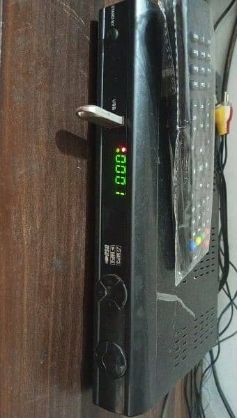 free antina dish with receiver and remote 2