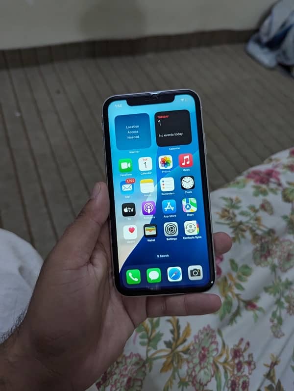 iPhone XR (03484333877) 8