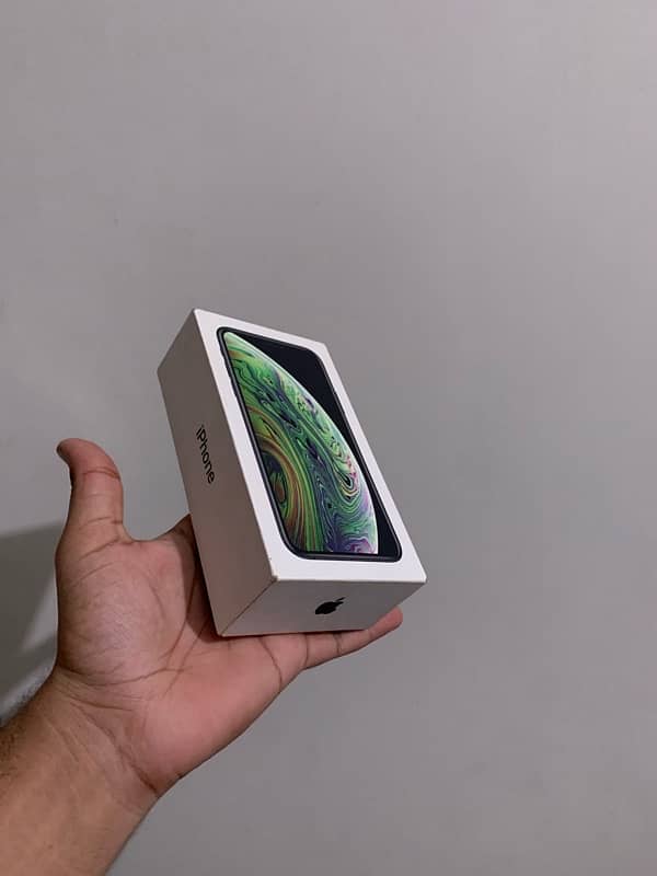 iPhone XS Dual approved with box 64Gb 7