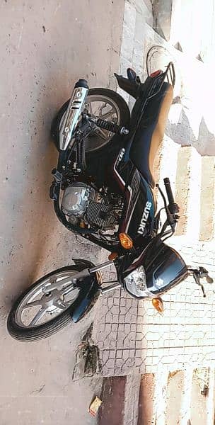 Suzuki 110s black 1