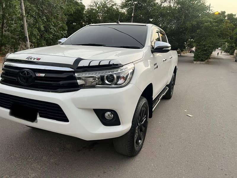 Toyota Hilux Revo 2021 V Top Of The Line like New B2B Original 1