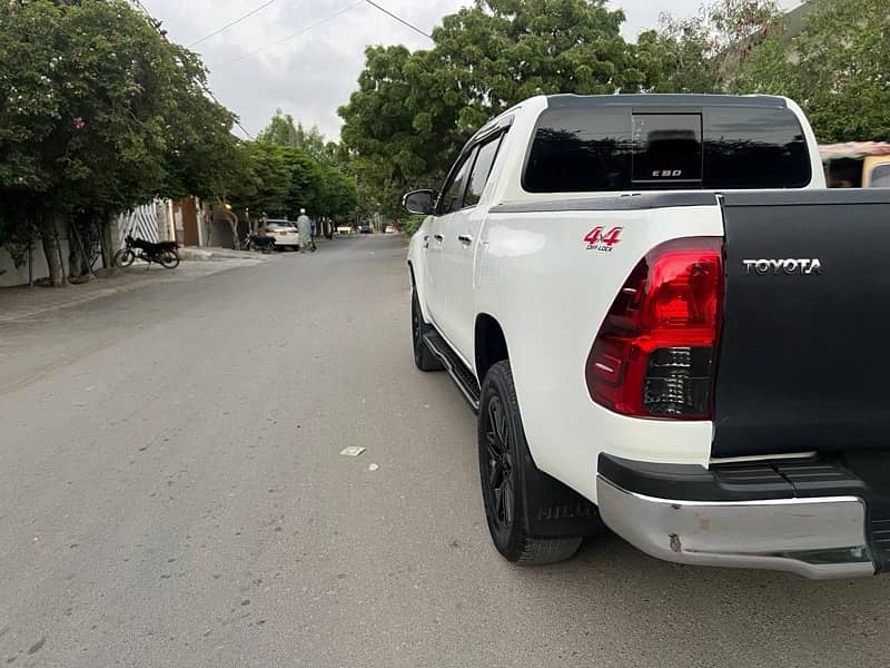 Toyota Hilux Revo 2021 V Top Of The Line like New B2B Original 5