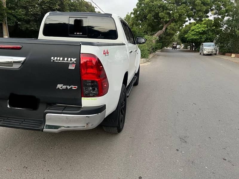 Toyota Hilux Revo 2021 V Top Of The Line like New B2B Original 7