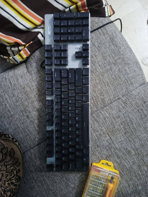 (urgent sale)AOC GK-410 mechanical gaming keyboard 3