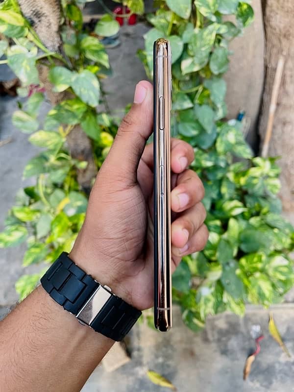 iPhone 11 Pro Max 256Gb JV display Msg all Oky. . !!! 3