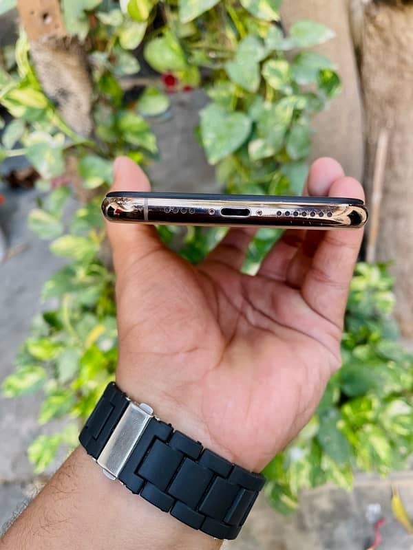 iPhone 11 Pro Max 256Gb JV display Msg all Oky. . !!! 6