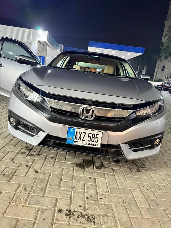 Honda civic X UG 2021 model, 10/10 condition. 7