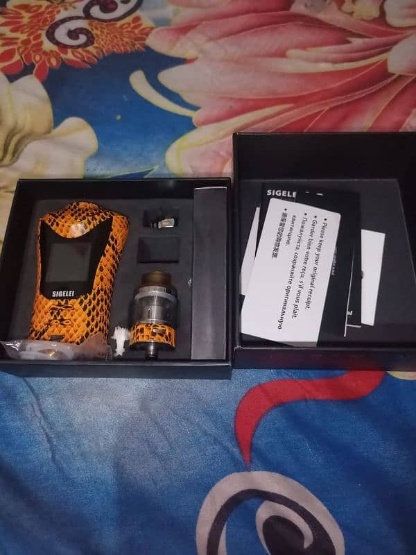 urgent sailing my 2 sobra vapes in good condition only 3 batteri avail 3